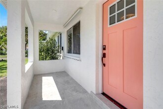 4525 Fluvia Ave in Naples, FL - Foto de edificio - Building Photo
