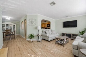 1 Atlantic Ave in Farmingdale, NY - Building Photo - Building Photo