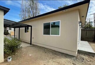 69 Oak St in Camarillo, CA - Building Photo - Building Photo