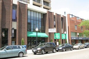 1636 N Wells St, Unit 1812 in Chicago, IL - Building Photo