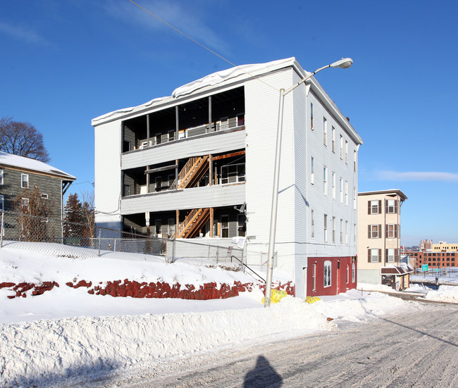 78 Waverly St in Worcester, MA - Foto de edificio - Building Photo