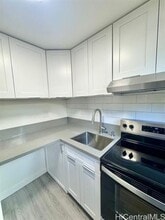 245 Iolani Ave in Honolulu, HI - Building Photo - Building Photo