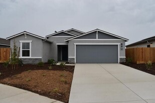 4527 Isabel Ct in Merced, CA - Building Photo