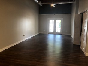 108 Adams St, Unit 221 in Leominster, MA - Building Photo - Building Photo