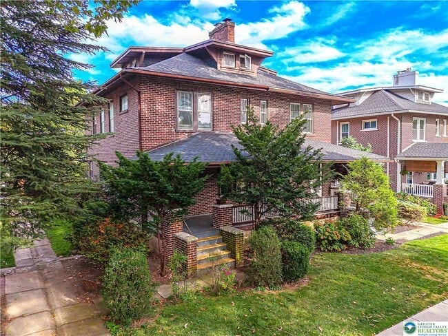 property at 1030 N New St