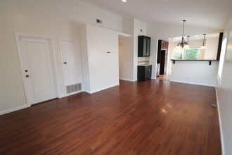 2088 Riverbirch Dr in Simi Valley, CA - Building Photo - Building Photo