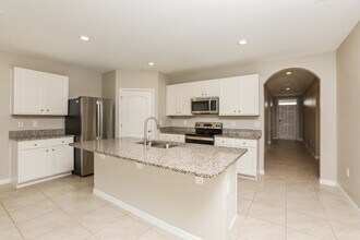 5586 Western Sun Dr in St. Cloud, FL - Building Photo - Building Photo