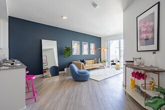 Chandler Apartments in North Hollywood in North Hollywood, CA - Foto de edificio - Building Photo