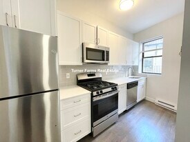 65 Park Dr, Unit 18 in Boston, MA - Building Photo