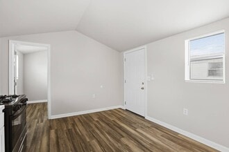 22600 Middlebelt Rd in Farmington Hills, MI - Building Photo - Building Photo