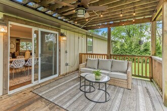 305 NW H St in Bentonville, AR - Building Photo - Building Photo