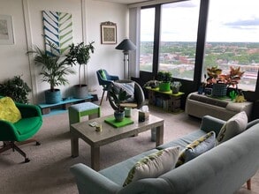 5320 N Sheridan Rd, Unit 1810 in Chicago, IL - Building Photo - Building Photo