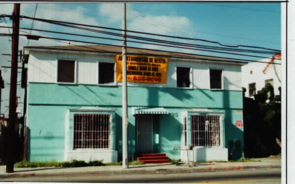 1725 E 10th St in Long Beach, CA - Building Photo - Building Photo