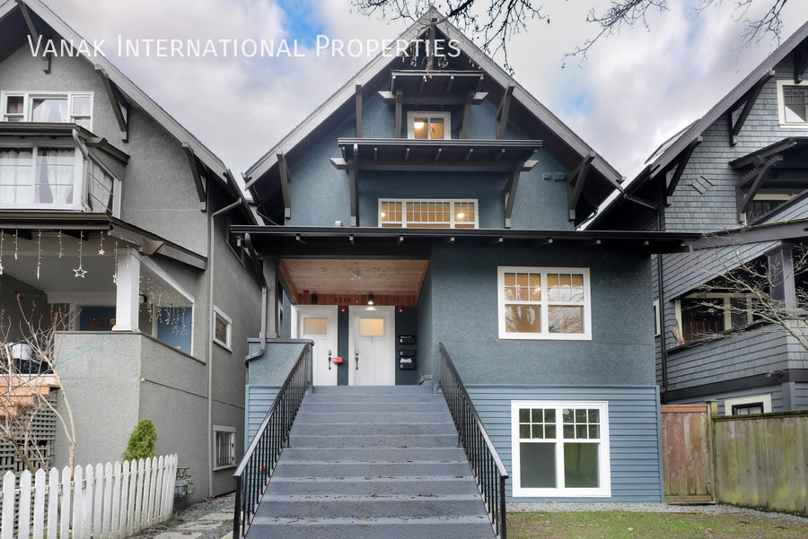 2210 Macdonald St in Vancouver, BC - Building Photo