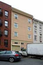 242 W 20th St in New York, NY - Building Photo - Building Photo