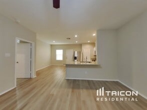 13110 Heathers Mist St in Saint Hedwig, TX - Building Photo - Building Photo