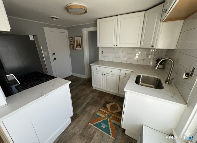 121 Hawley Ave in Milford, CT - Building Photo - Building Photo