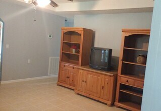 8663 Highway 83 N, Unit APT A in Defuniak Springs, FL - Building Photo - Building Photo