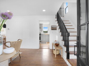 108 Henry St in Greenwich, CT - Building Photo - Interior Photo