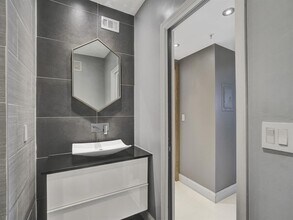 2351 W Preserve Way, Unit 303 in Miramar, FL - Foto de edificio - Building Photo