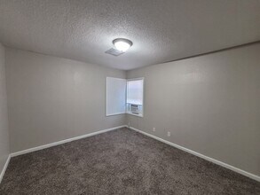 2007 N Estelle St in Wichita, KS - Building Photo - Building Photo
