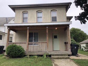 621 N 2nd St, Unit Unit 2 in Mankato, MN - Foto de edificio - Building Photo