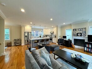 43 Mansfield St in Boston, MA - Building Photo - Building Photo