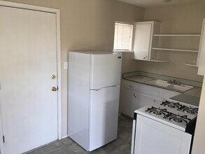 427 Stanford Dr SE in Albuquerque, NM - Building Photo - Building Photo