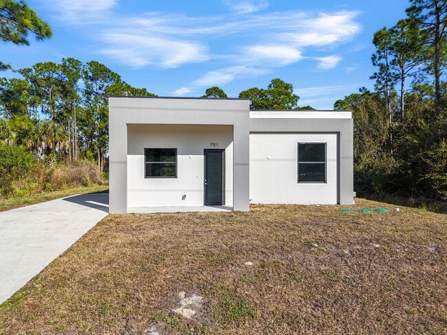 751 Clancy St E in Lehigh Acres, FL - Building Photo - Building Photo
