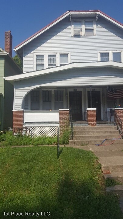 2253 Summit St in Columbus, OH - Building Photo