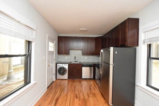 811 Elm St, Unit J03W in Winnetka, IL - Foto de edificio - Building Photo