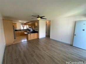 94-011 Waipahu St in Waipahu, HI - Building Photo - Building Photo