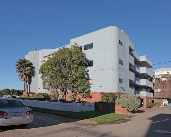 3115 Ocean Front Walk in Marina Del Rey, CA - Building Photo - Building Photo