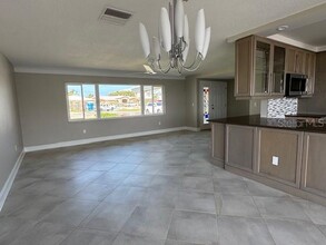 11055 7th St E in Treasure Island, FL - Building Photo - Building Photo