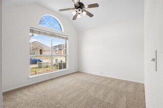 10521 Jaybird Dr in Fort Worth, TX - Building Photo - Building Photo