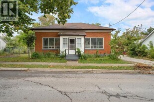 7 Tasker St in St Catharines, ON - Building Photo