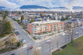 3801 Hastings St in Burnaby, BC - Building Photo - Building Photo