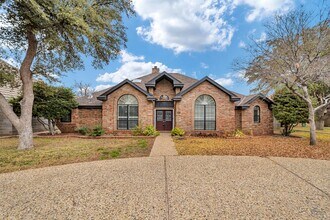6415 San Mateo Ln in Odessa, TX - Building Photo - Building Photo