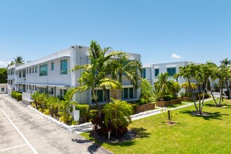 Avondale Apartments in Bal Harbour, FL - Building Photo - Primary Photo