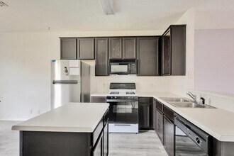 12401 Los Indios Trl, Unit 50 in Austin, TX - Foto de edificio - Building Photo