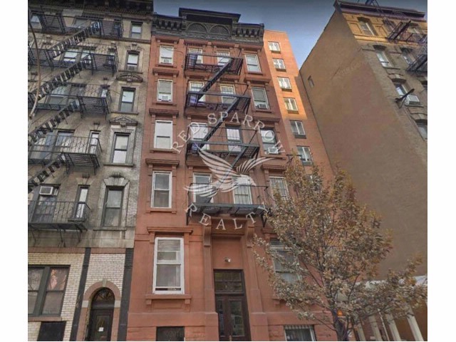 451 W 36th St-Unit -1B in New York, NY - Building Photo - Building Photo