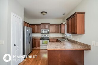 320 Sea Biscuit Dr in Gallatin, TN - Foto de edificio - Building Photo