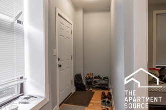 1622 W Beach Ave, Unit BR in Chicago, IL - Foto de edificio - Building Photo