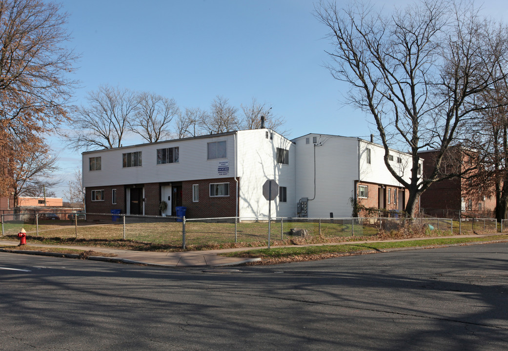 268 Barbour St in Hartford, CT - Building Photo