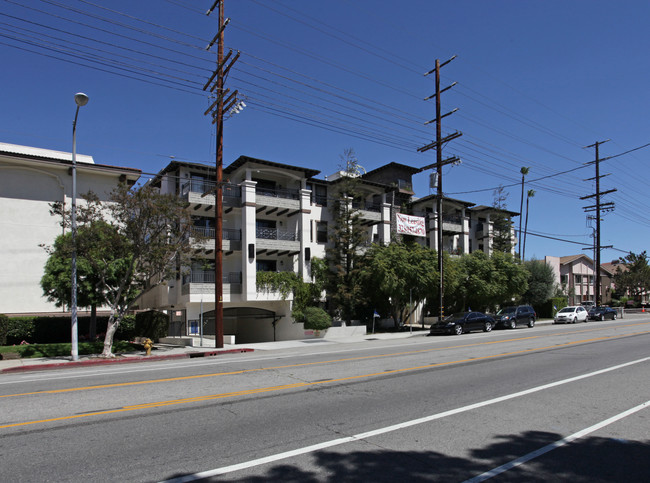 12745 Moorpark St in Studio City, CA - Foto de edificio - Building Photo