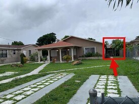 3513 SW 4th St, Unit 2 in Miami, FL - Building Photo