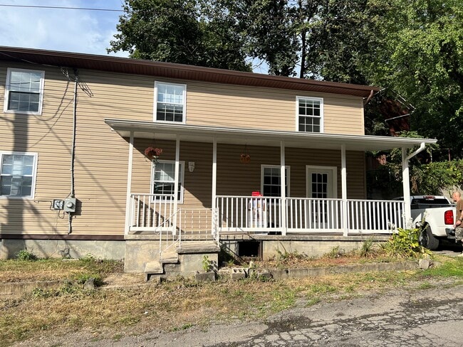 property at 652 Baker St