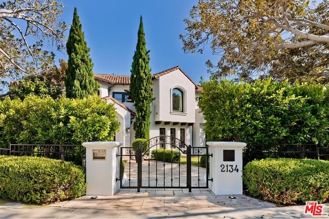 2134 La Mesa Dr in Santa Monica, CA - Building Photo - Building Photo