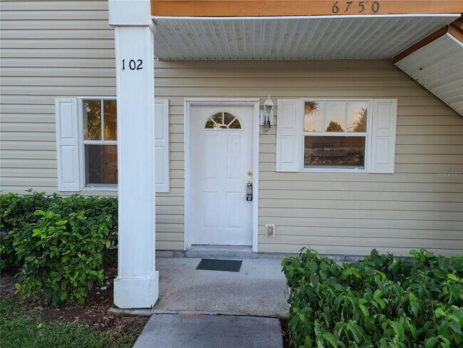 6750 Moonglow Dr in Port Richey, FL - Building Photo - Building Photo