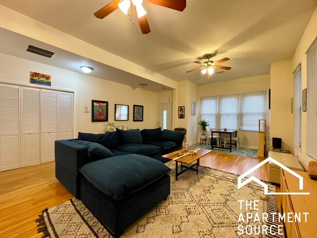 2620 W Armitage Ave in Chicago, IL - Building Photo - Building Photo